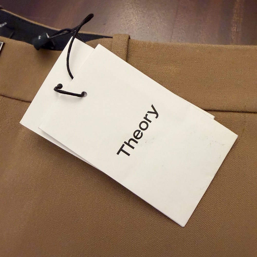 NWT Theory Palmer City Walking Shorts (10) - Picture 3 of 5